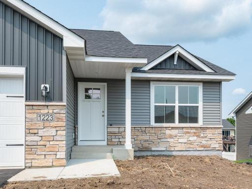 1223 Olivia Street SE, New Prague, MN 56071