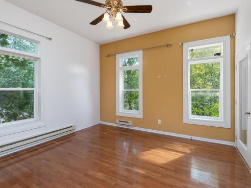 936 4th Street E, Saint Paul, MN 55106