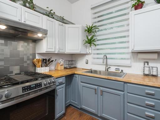 936 4th Street E, Saint Paul, MN 55106