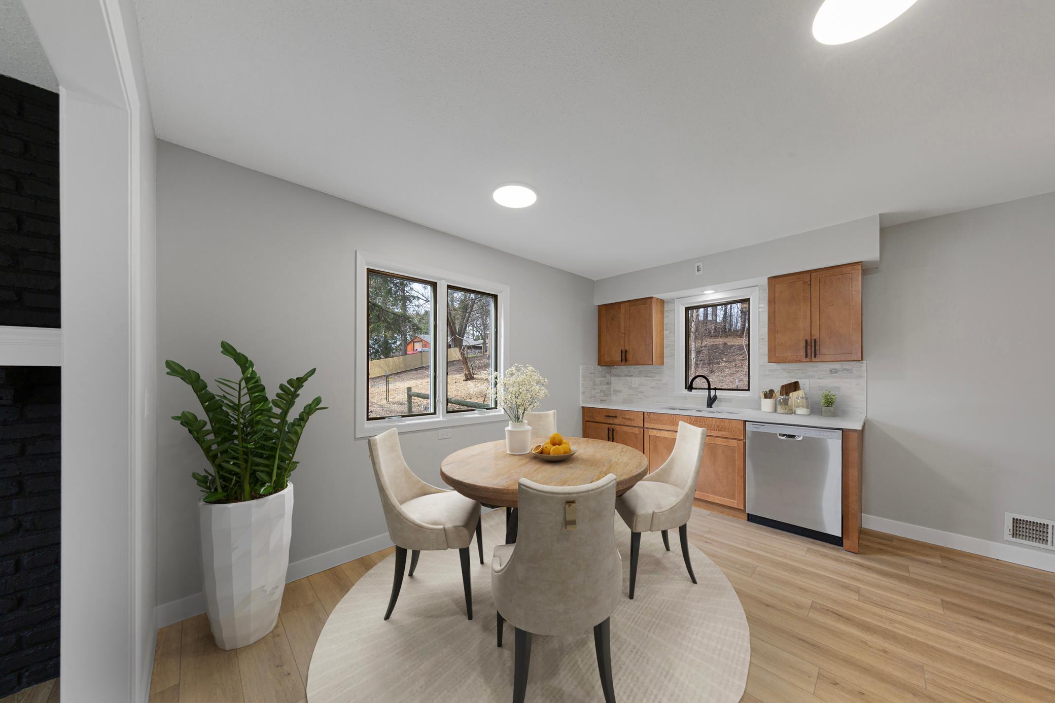 21_18a breakfast nook vs.jpg