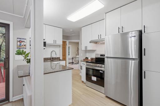 Granite countertops & brand-new stainless steel appliancesâready for whatever's on the menu!
