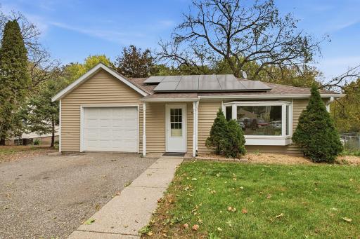 An attached garageâa welcome convenience during Minnesota winters!