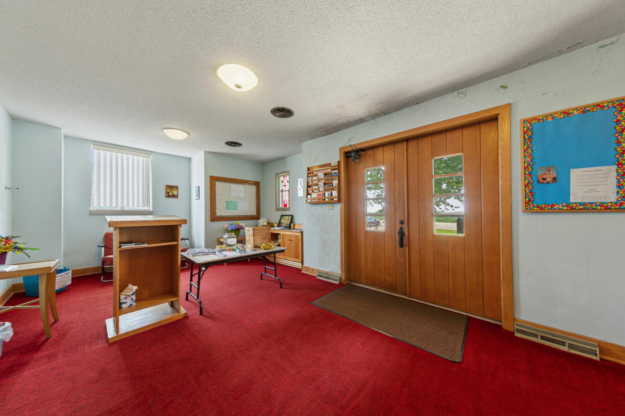 8 entry_foyer.jpg