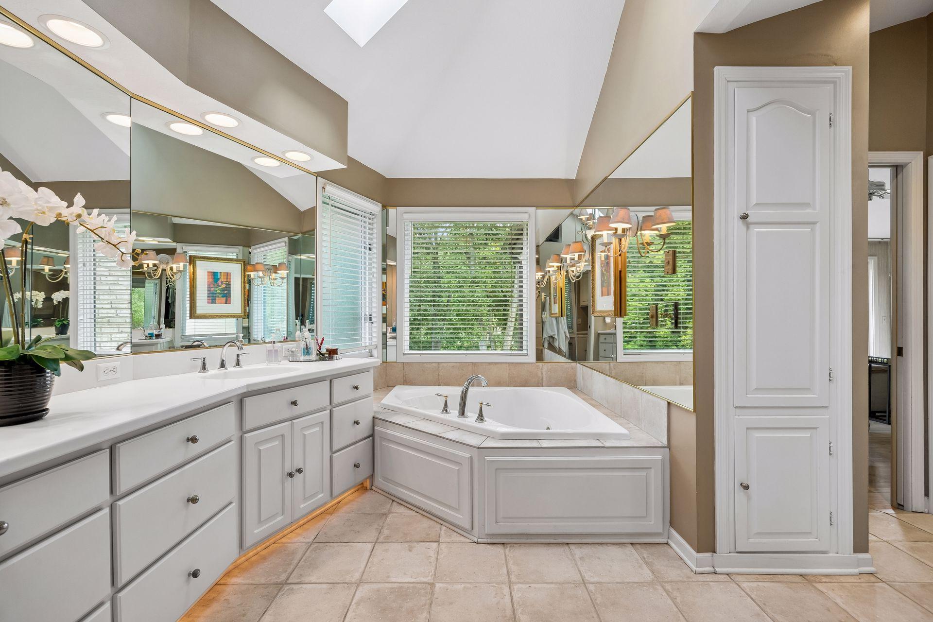 relaxing jetted Pearl tub
