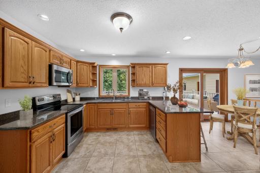 Scott_Elder_-_Kitchen_staged.jpg