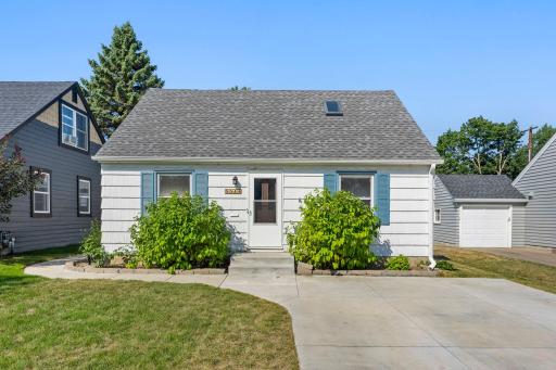 Photo for 5544 York Avenue S, Edina, MN 55410 - listing #7127111 Adorable house in demand Chowen Park neighborhood of Edina.