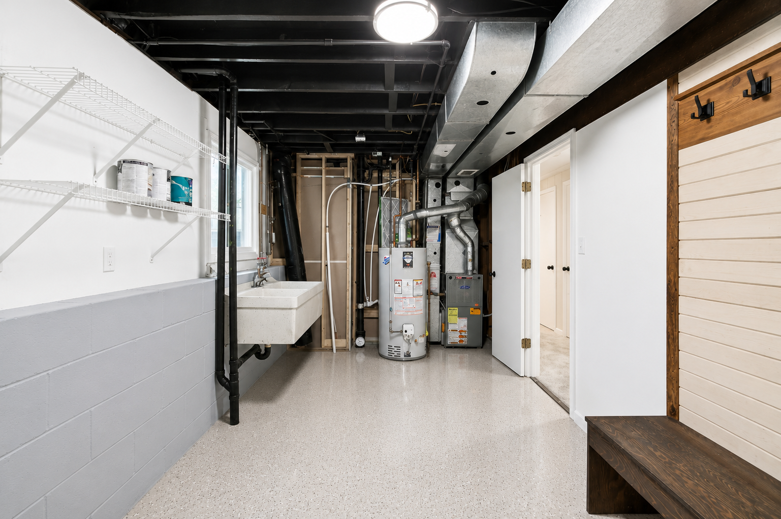 Large Lower level laundry/Utility room