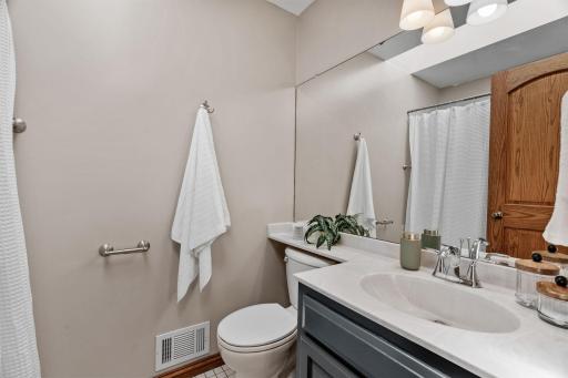30-web-or-mls-1407 Bay Point Dr SE-30.jpg