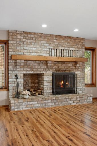 19-web-or-mls-1407 Bay Point Dr SE-19.jpg