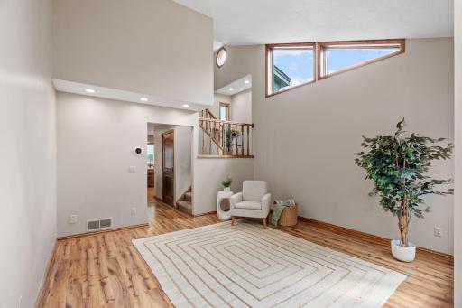 10-web-or-mls-1407 Bay Point Dr SE-10.jpg