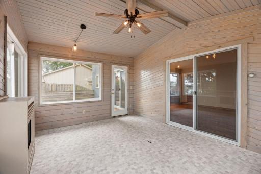 23-web-or-mls-1407 Bay Point Dr SE-23.jpg
