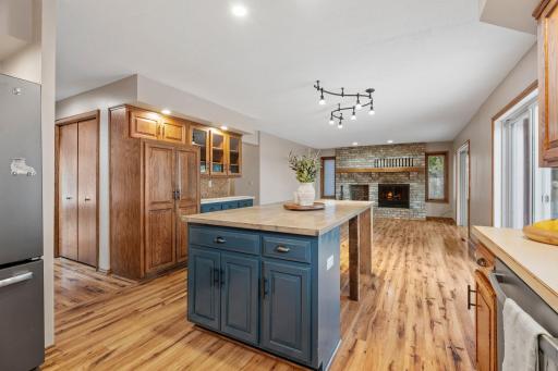 15-web-or-mls-1407 Bay Point Dr SE-15.jpg