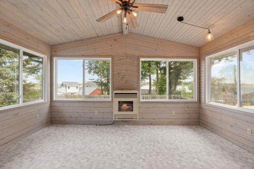 22-web-or-mls-1407 Bay Point Dr SE-22.jpg