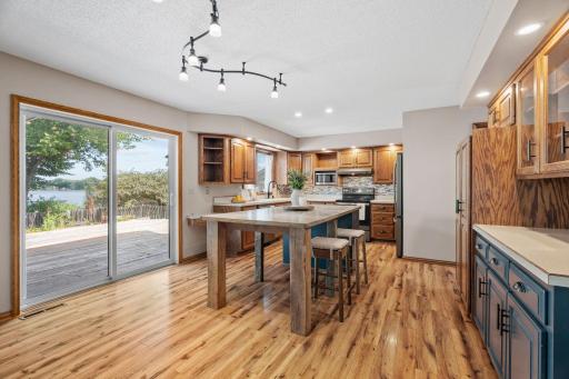 11-web-or-mls-1407 Bay Point Dr SE-11.jpg