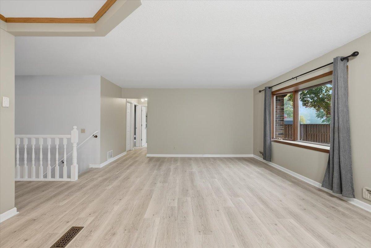 07-Living Room.jpg