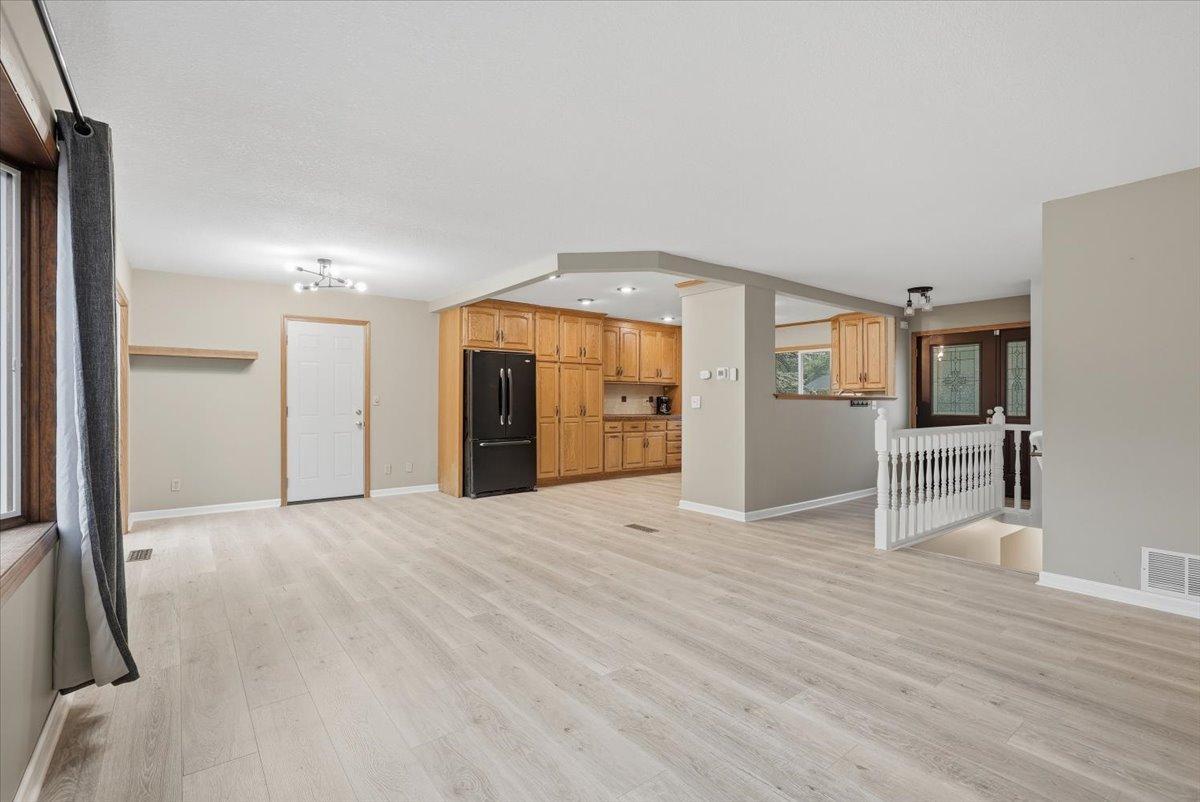 05-Living Room.jpg
