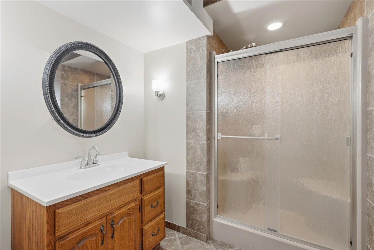 15-Bath 2.jpg