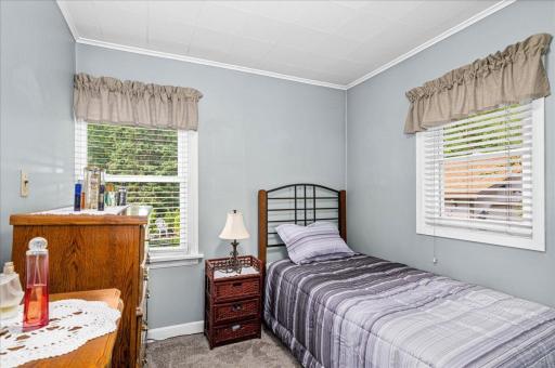 25-W 7th Street-30 bed 2.jpg