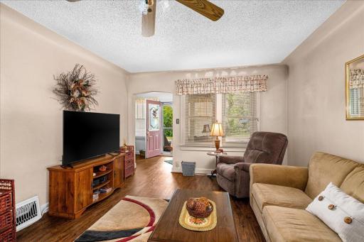 17-W 7th Street-22living.jpg