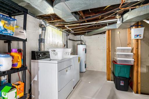 31-W 7th Street-37 laundry.jpg