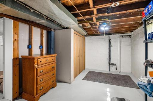 32-W 7th Street-38 extra space.jpg