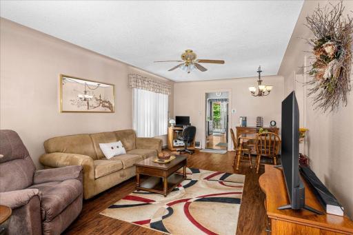 19-W 7th Street-24 living 1.jpg