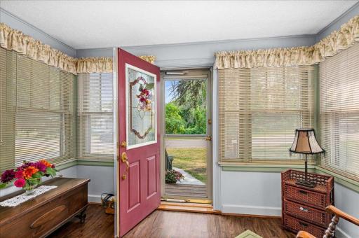 18-W 7th Street-23 front entry.jpg