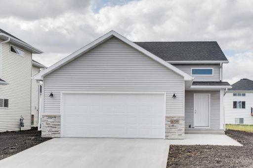 6739 Selkirk Drive S, Fargo, ND 58104