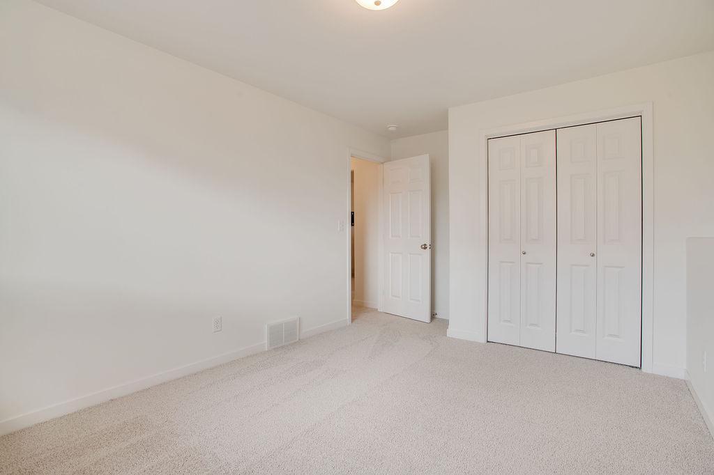 6739_SELKIRK_DR_S-38.jpg