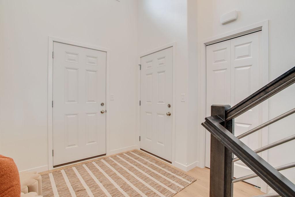 6739_SELKIRK_DR_S-5.jpg