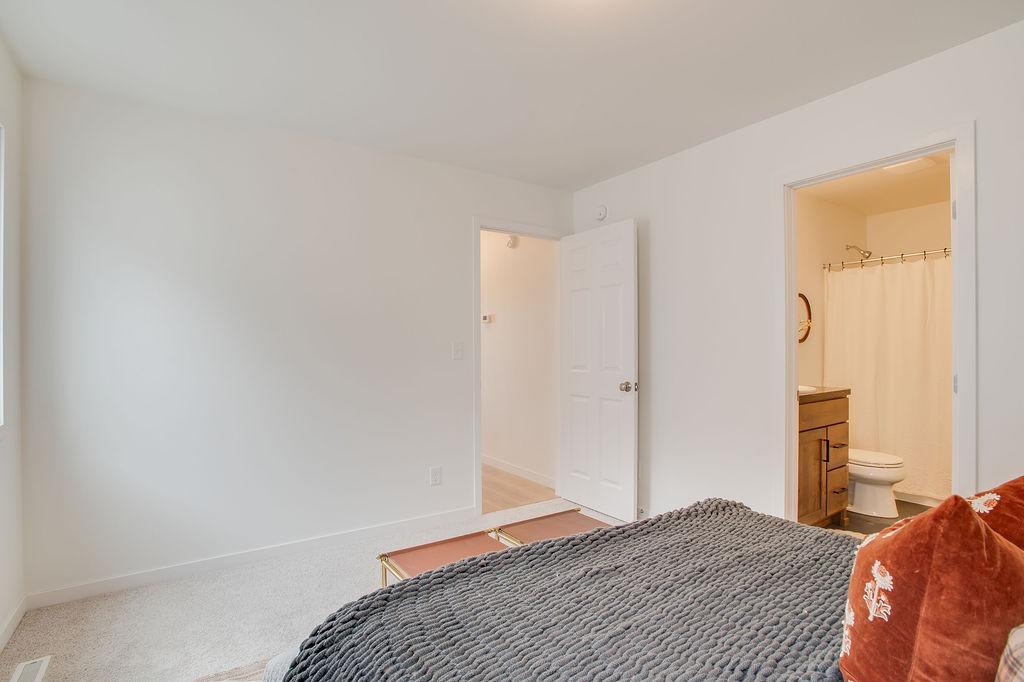 6739_SELKIRK_DR_S-23.jpg