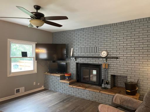 Family room joining D.R