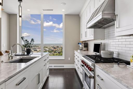 1111 W River Parkway, 32C, Minneapolis, MN 55415