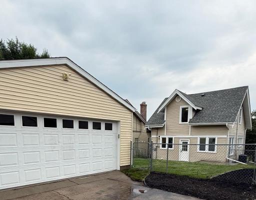 Big 2 car garage and fully fenced in backyard