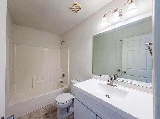 7476 Hampton Lane, Shakopee, MN 55379