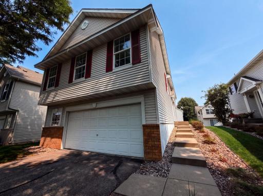 7476 Hampton Lane, Shakopee, MN 55379
