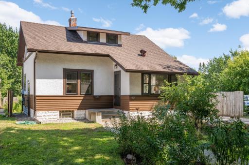 This charming, Bungalow-style home is move-in ready and offers convenient access to Longfellow neighborhood shops, restaurants, and coffee shops.