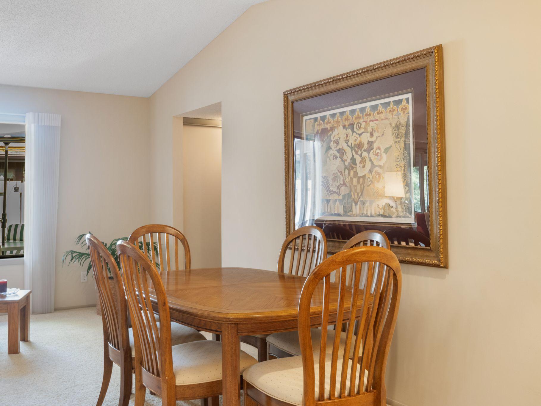 Efficient living with the dining and living room next to the kitchen.