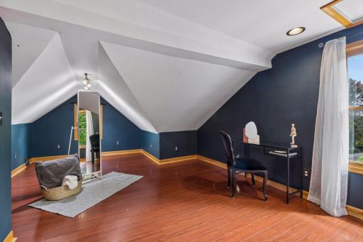 Upper level bonus room! Could be so many things; additional bedroom, office, exercise, den... Just off the upper level steps and before the primary bedroom.