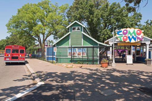 Como Park & Zoo with-in blocks of the home!