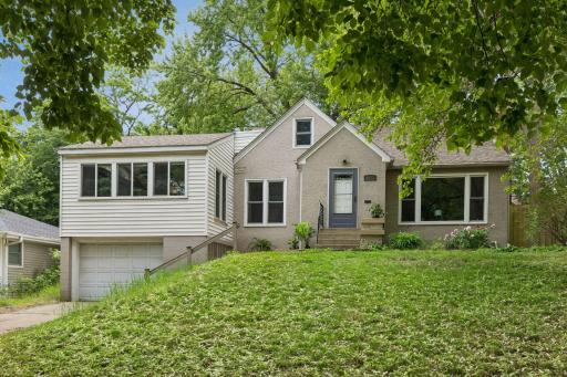 Welcome to 1233 Maywood Street North!!