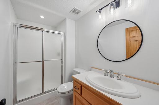 28-web-or-mls-49th Ave-S2008-046.jpg