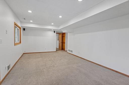 27-web-or-mls-49th Ave-S2008-045.jpg