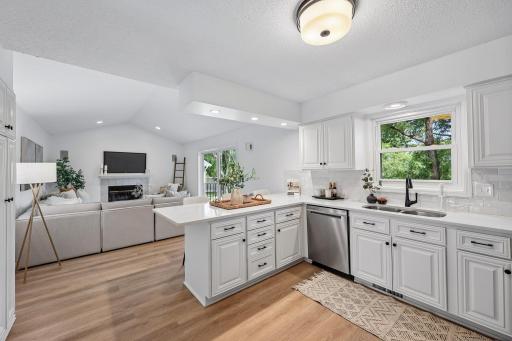 7-web-or-mls-49th Ave-S2008-021.jpg