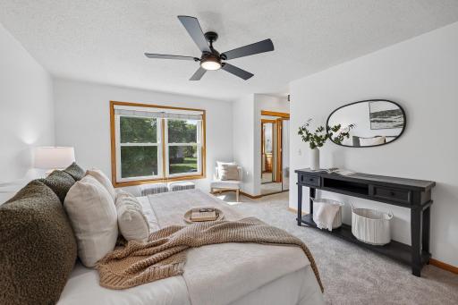 21-web-or-mls-49th Ave-S2008-034.jpg