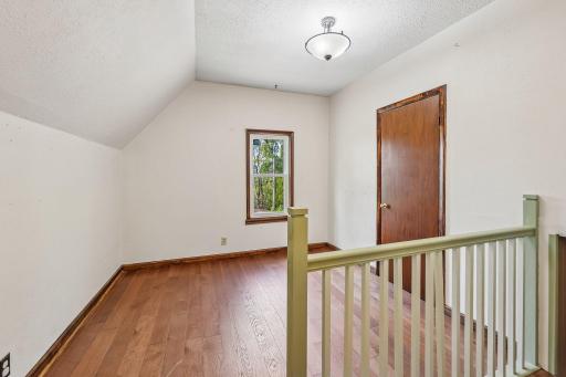 2229 Oak Hill Place, North Saint Paul, MN 55109