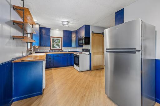 2229 Oak Hill Place, North Saint Paul, MN 55109