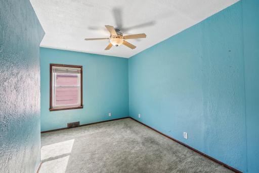 2229 Oak Hill Place, North Saint Paul, MN 55109