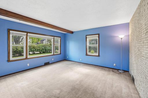 2229 Oak Hill Place, North Saint Paul, MN 55109