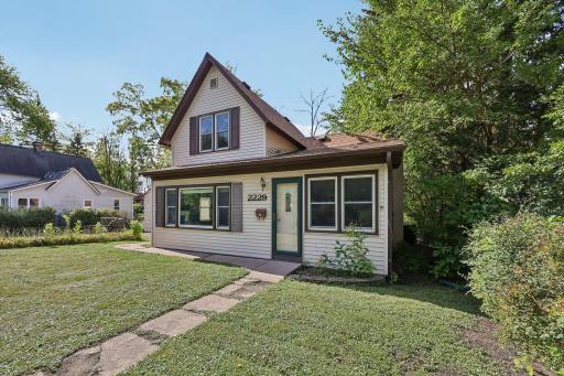 2229 Oak Hill Place, North Saint Paul, MN 55109